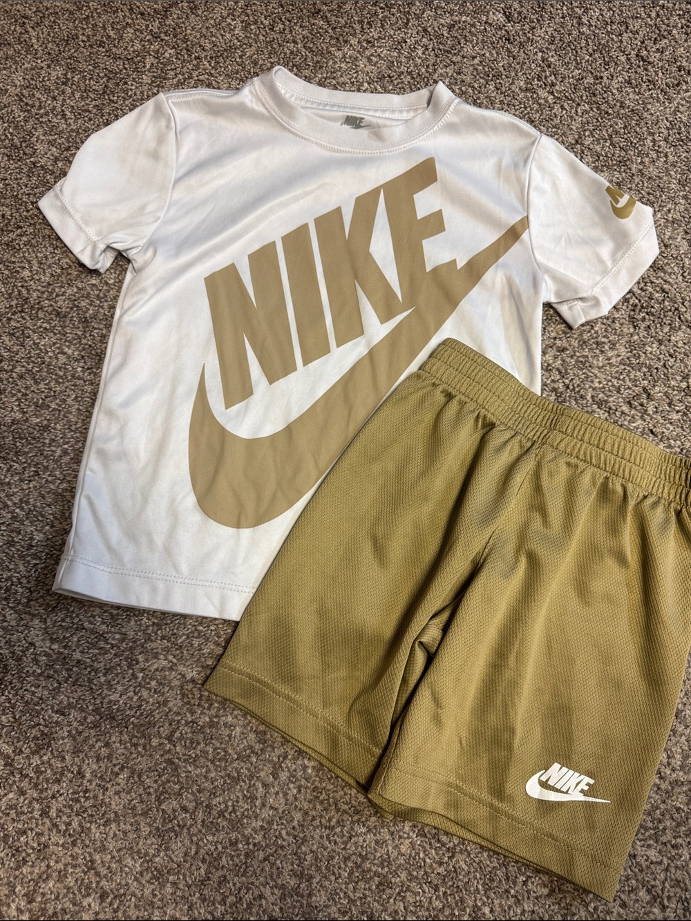 Nike Kids White & Gold Logo Active Shorts Set Boys 5